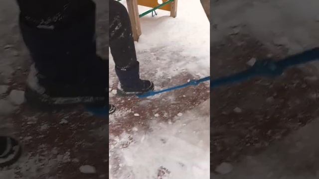 качели на площадке самодельные смотреть онлайн