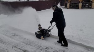 Снегоуборщик CHAMPION ST655BS резиновый шнек.