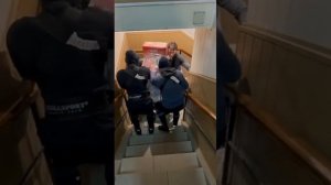 Подъем по лестнице станка 397кг