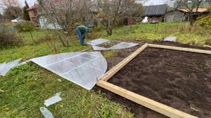 Сборка теплицы Капелька от завода Лужские теплицы