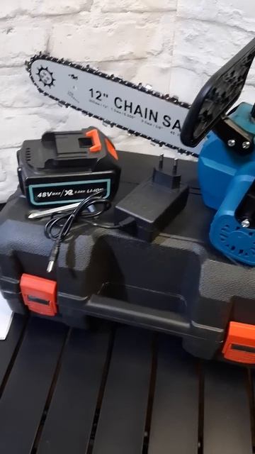 Безщіткова акумуляторна ланцюгова пилка 2 Акб 21V смотреть онлайн