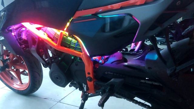 Светодиодная подсветка мотоцикла KTM DUKE 390 адресная лен смотреть онлайн