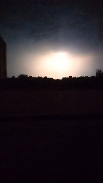 Лето в Беларуси... ⛈️Жара, влажность воздуха 70%, t выше 3 смотреть онлайн