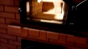 Печь камин с хлебной камерой и варочной плитой.