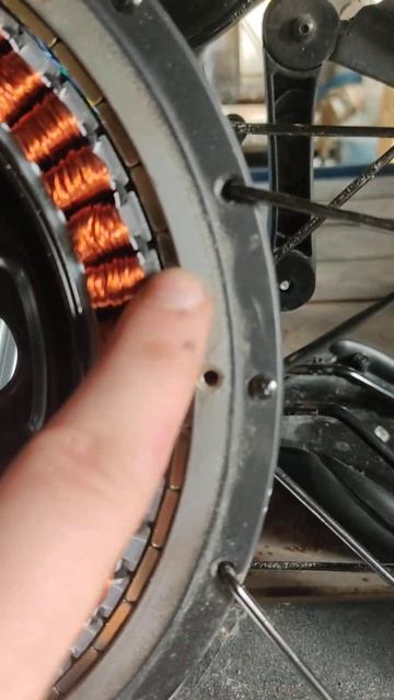 Сильный треск в мотор колесе. что может быть? смотреть онлайн