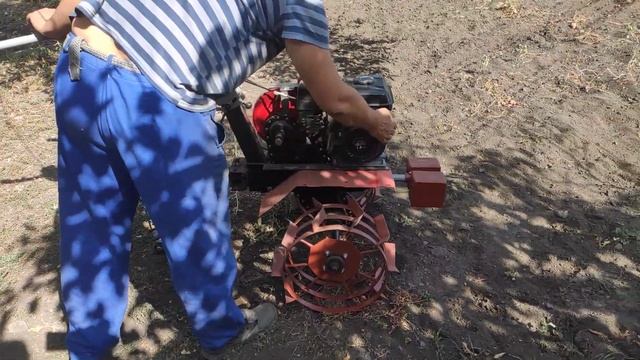 Работа самодельной картофелекопалки с мотоблок Ока смотреть онлайн