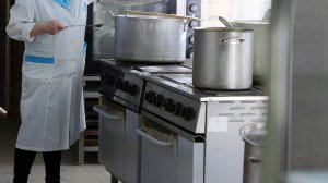 Из псковского пансионата для пожилых госпитализировали 35 человек с отравлением