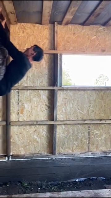 Домик -сарай.   Сараи же стоят по 100 лет 😁 смотреть онлайн