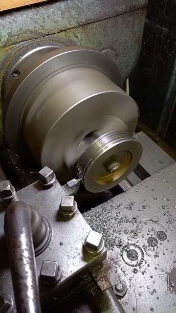 Точим шкив для компрессора. #ваз #2114 #приколы смотреть онлайн