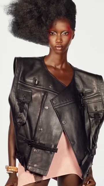 Точёная фигура Анок Яй и её история смотреть онлайн