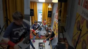 Привет от детской рок группы Красная Скала