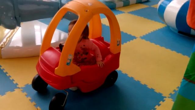 Бэйби ю кэн драйв май ка (Baby, you can drive my car) смотреть онлайн