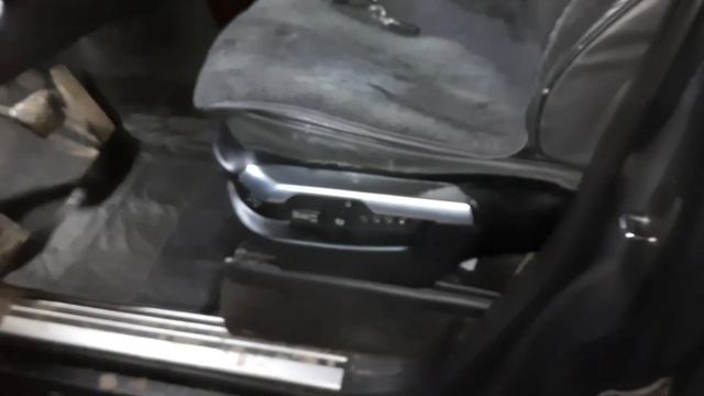 Рендж Ровер, как всегда в сервисе. Ремонт пластика, обр смотреть онлайн