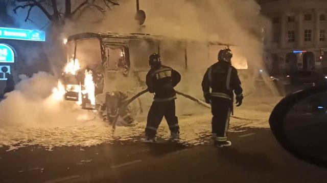 В Йошкар-Оле сгорел автобус смотреть онлайн