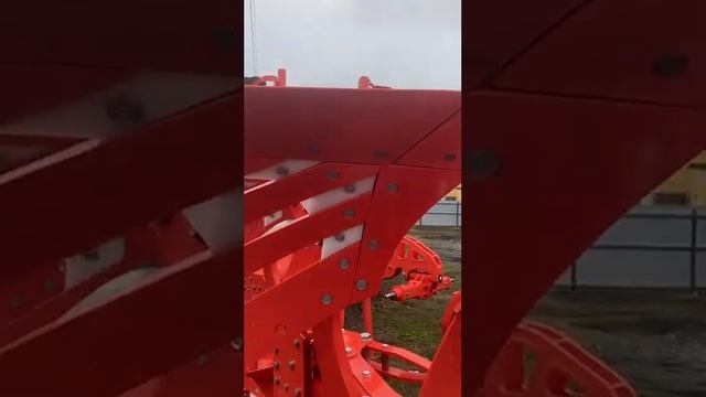 Оборотний плуг Уніко 3+1 від італійського виробника Ма? смотреть онлайн