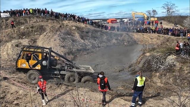 Грузовики на бездорожье. ГРЯЗЕМЕС!!!