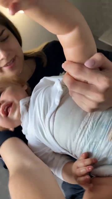 У ребенка отвалилась рука отвалилась рука у реборна А? смотреть онлайн