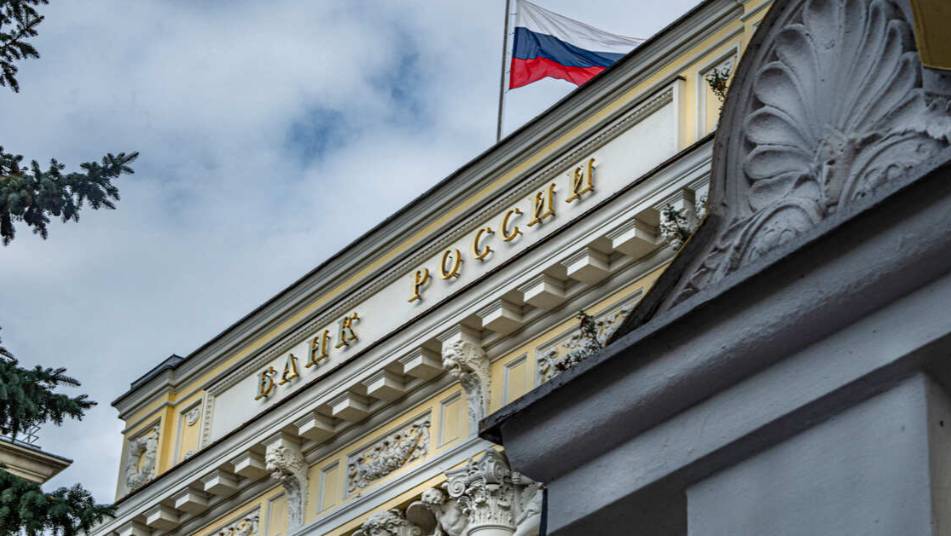 Глава ВТБ Костин предложил пари на 10 щелчков по поводу ключевой ставки
