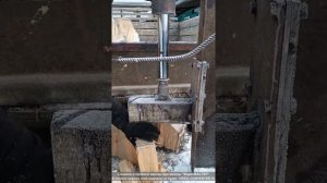 Тестирование вертикального самодельного дровокола