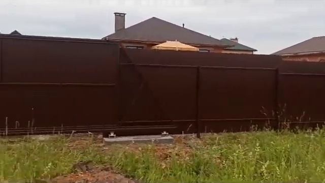 монтаж забора из профнастила и откатные ворота с кали? смотреть онлайн