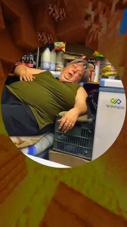 уснула на работе😄