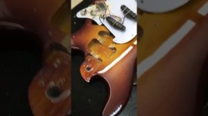 Стоит ли брать фейковый Fender Stratocaster (5)￼￼