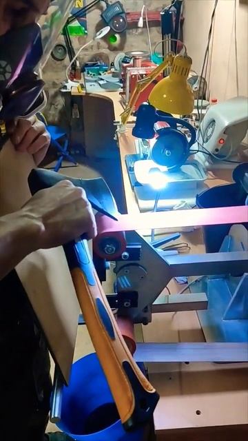 топор на гриндере КМТ смотреть онлайн