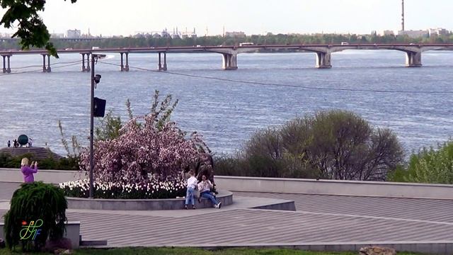 ПОРА ЦВЕТЕНИЯ ТЮЛЬПАНОВ\СМОТРОВАЯ ПЛОЩАДКА ПАРКА ШЕВ? смотреть онлайн