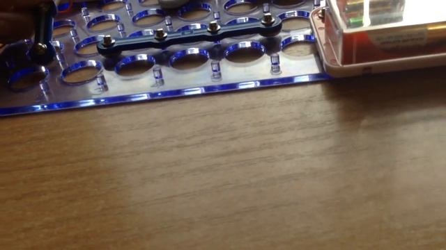 Электронный конструктор «Знаток»— радиоприёмник FM. смотреть онлайн