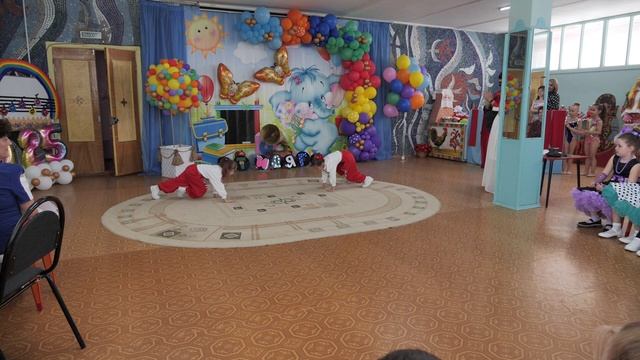 Выступления детей на выпускном 2025 смотреть онлайн