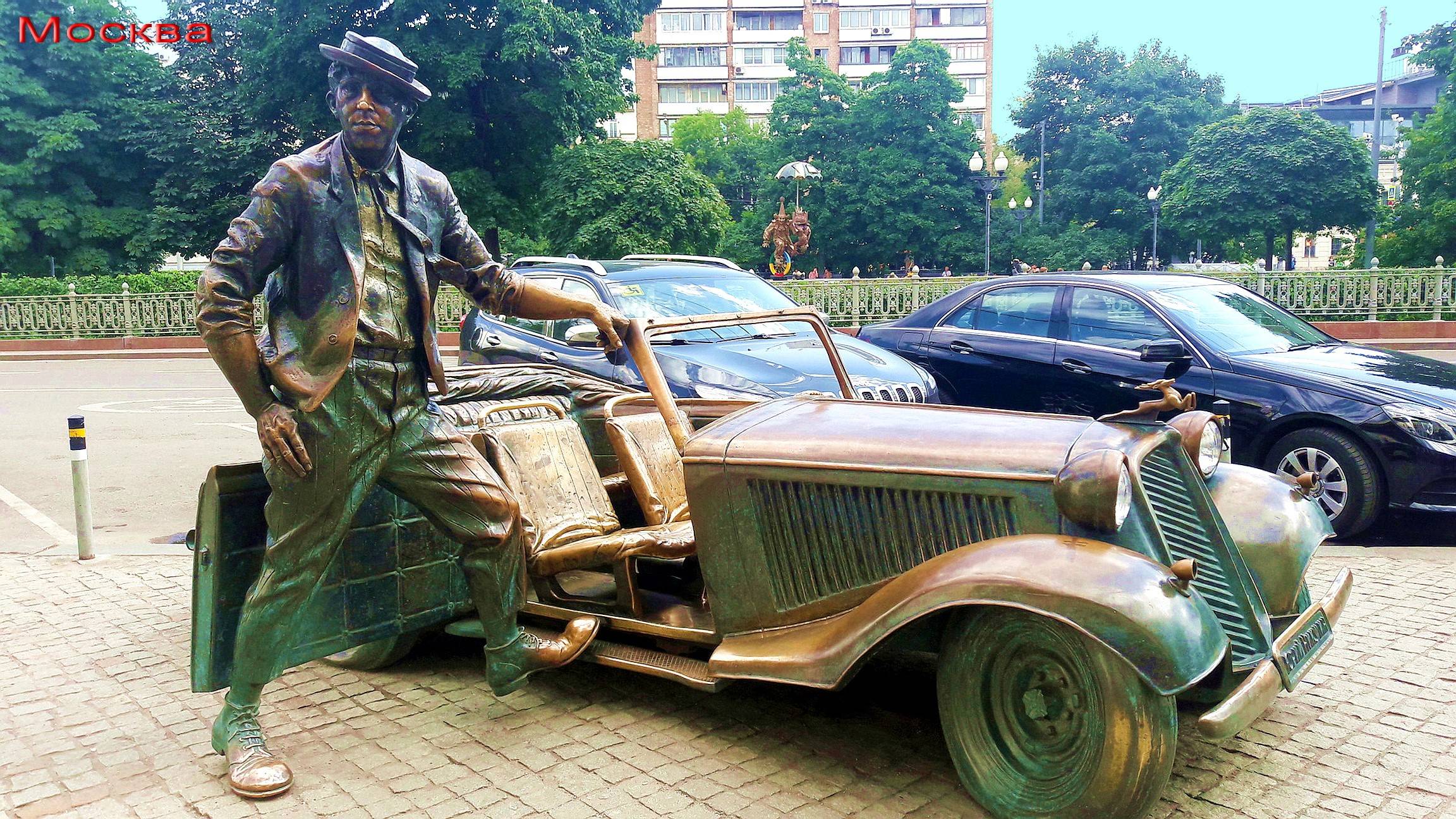 Москва 22.06.2024. Цветной бульвар. Высоко-Петровский монастырь. Кузнецкий мост.  Тверская. Ильинка смотреть онлайн