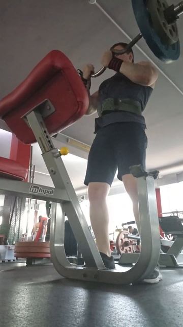 Подъем штанги на бицепс весом 60кг. #fitness #sports #спорт #street смотреть онлайн