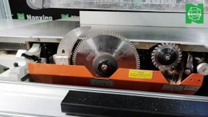 Форматно-раскроечный станок MJ1132F с роликовой кареткой