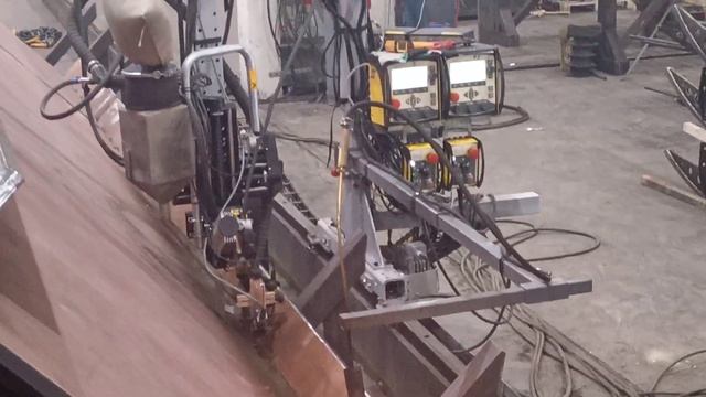 Одновременная сварка двух балок на установке MechTrac ESAB смотреть онлайн