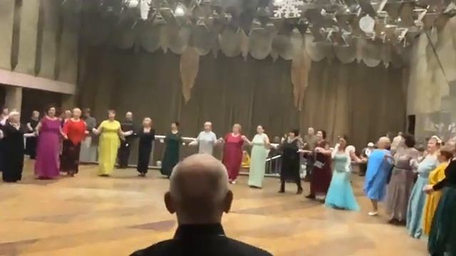Румынский народный танец!Танцуют все!!!