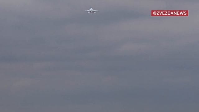 Экипаж Су 35С прикрыл Су 34 при нанесении удара по в Курс смотреть онлайн