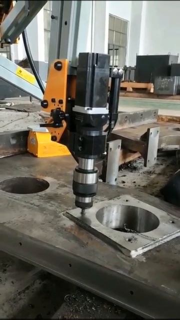 Переносной модуль для сверления и нарезания резьбы. смотреть онлайн