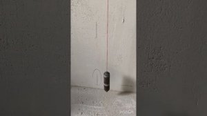 Лазер : проверка по отвесу.