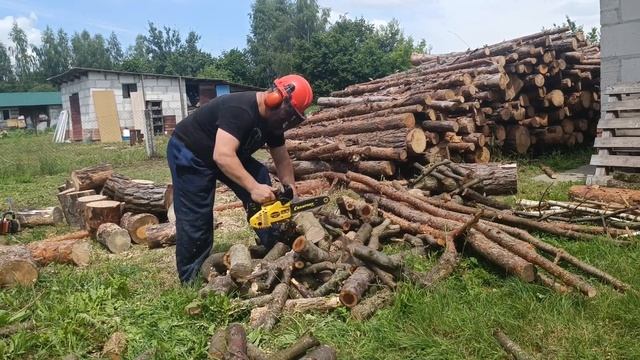 Champion125t пилит дрова. Пила полностью обкатана и добавле? смотреть онлайн