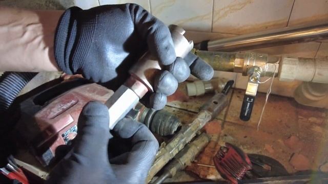 Перфоратором SDS+ отверстие (40-80мм)в бетоне,кирпиче глуб смотреть онлайн