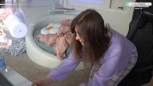 Аринян показала жопу на стриме