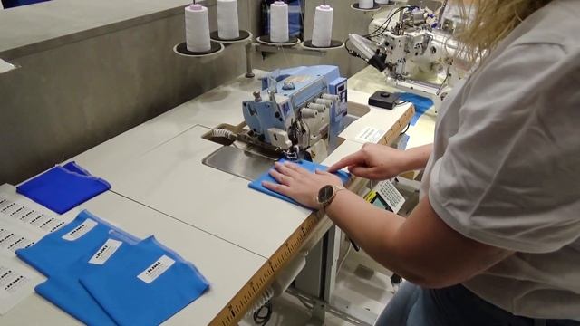 JUKI M952-52H-2X4 - Промышленный 4-х ниточный оверлок смотреть онлайн