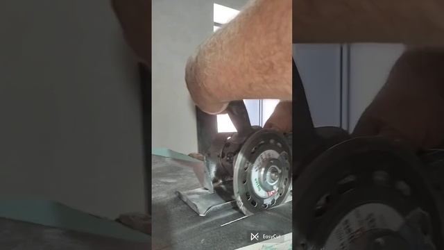 вырезаем душевой поддон из керамогранита. УШМ и прямы? смотреть онлайн