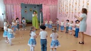 " Весенняя пляска" . Весенний утренник в 1 младшей групп