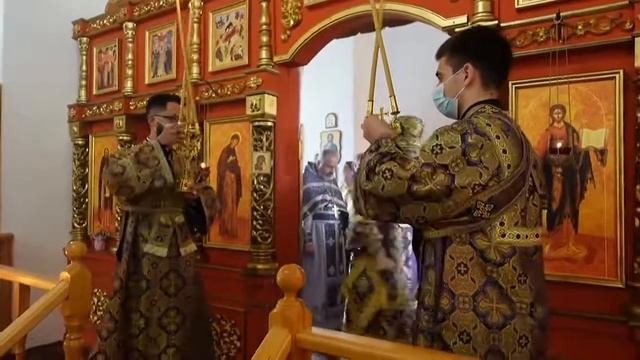 Крестовоздвижение  Митрополит Вениамин совершил Божественную Литургию в Загорье