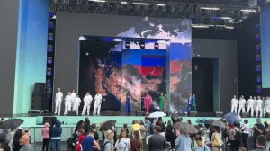 Артисты Виллер Продакшн и Хор Движение Первых - На твоей стороне