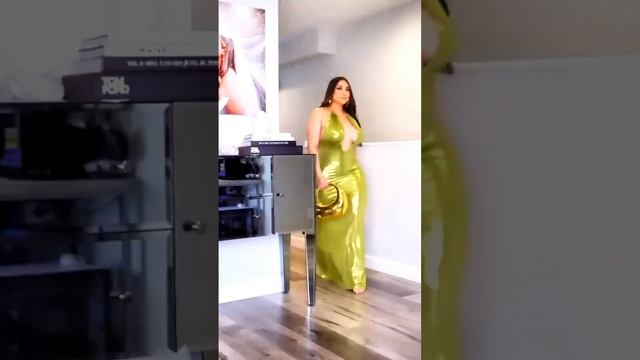 Nancy Hernández: Modelo Audaz y Emergente que Rompe Barreras en la Moda 2025.mp4 смотреть онлайн