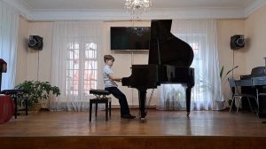 Сонатина И. Беркович. Исполняет Яшкунов Артём