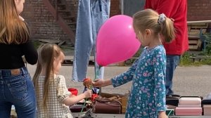 1 июня раздаём деткам шарики