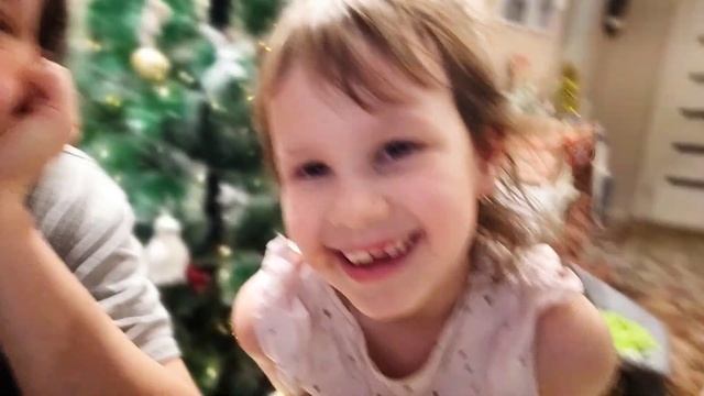 Vlog: Первый зубик! Что за чумазик! Накрутили волосы! смотреть онлайн